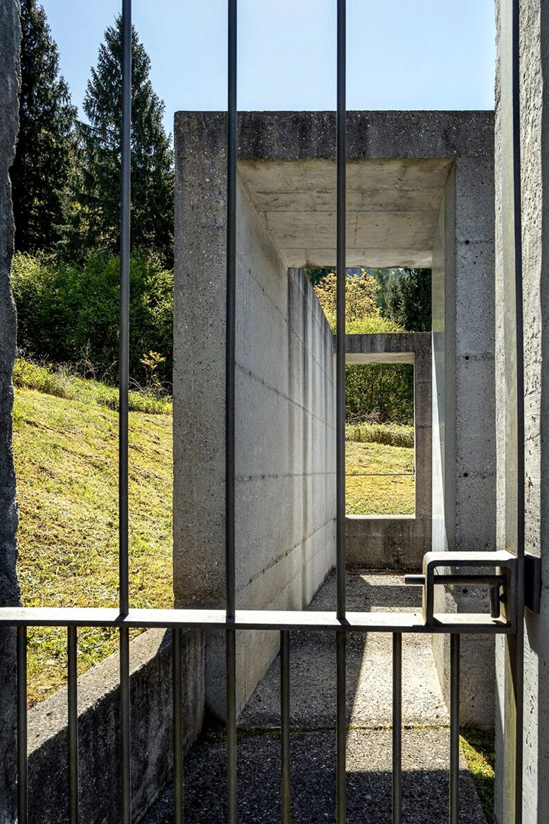 Columbarios alpinos: arquitectura memorial de Federico Mentil