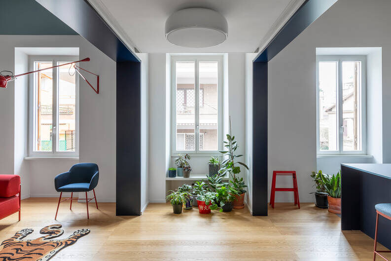 Departamento A12. Una renovación en Roma donde el color dialoga con las bóvedas de ladrillo