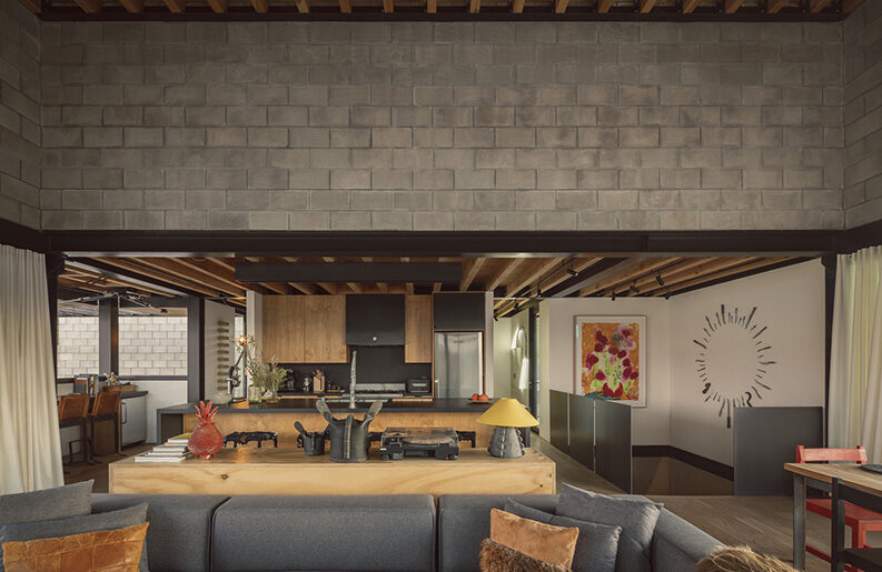 El Grove Family Home by Olson Kundig