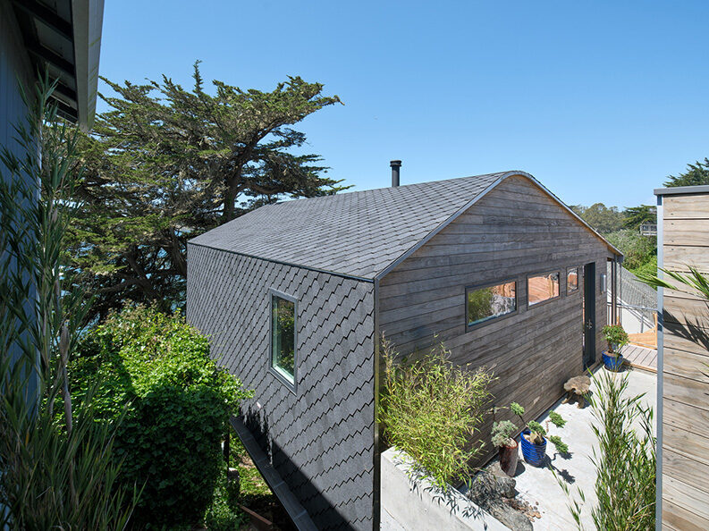 El tonto que movió la montaña by Schwartz and Architecture