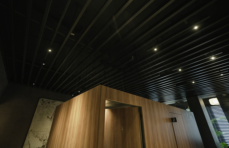 MUCHTEK - In&Out Design - Tubulares en Jet Black