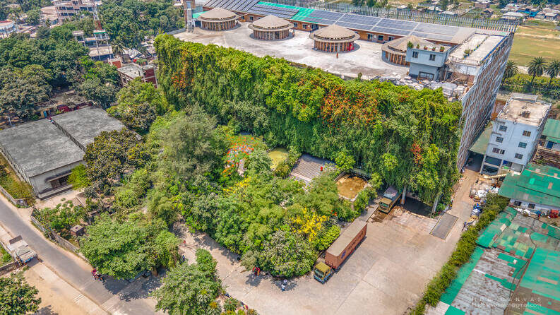 Green Field Factory. La fábrica rodeada de jardines en Bangladesh que ganó el Premio Internacional RIBA 2026