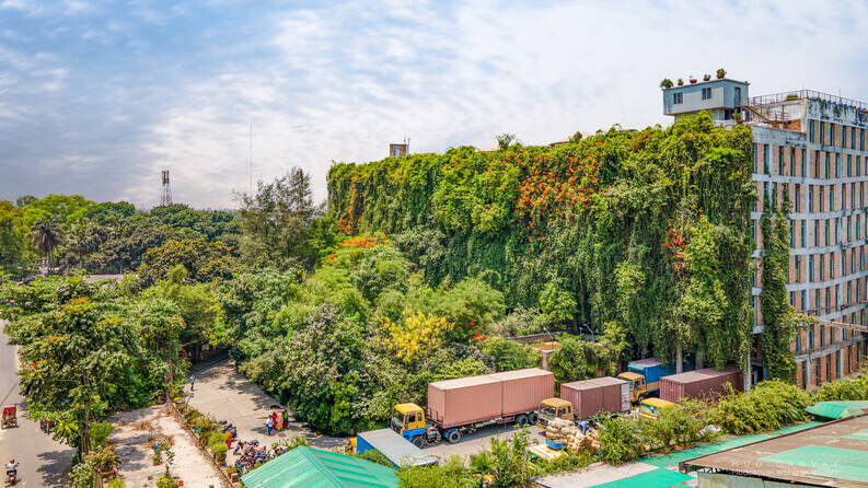 Green Field Factory. La fábrica rodeada de jardines en Bangladesh que ganó el Premio Internacional RIBA 2026