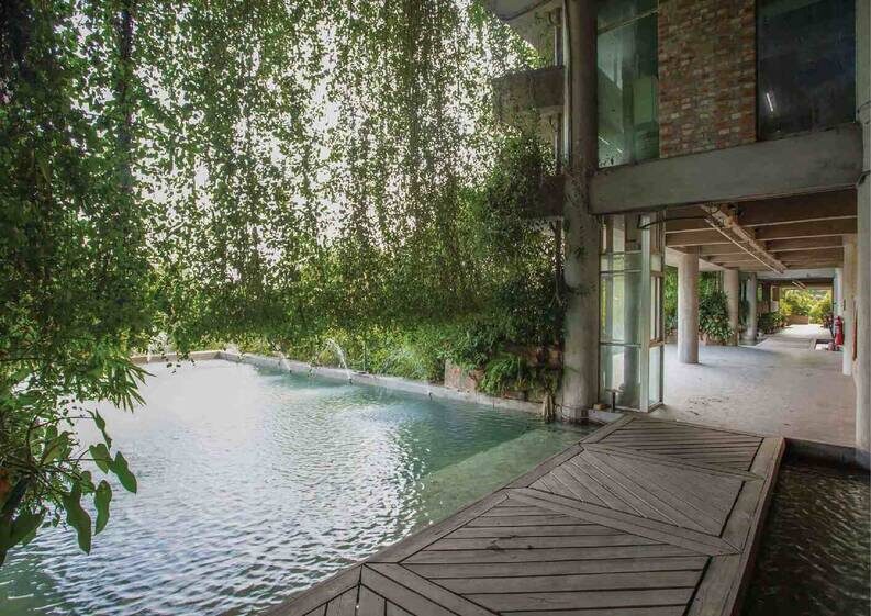 Green Field Factory. La fábrica rodeada de jardines en Bangladesh que ganó el Premio Internacional RIBA 2026