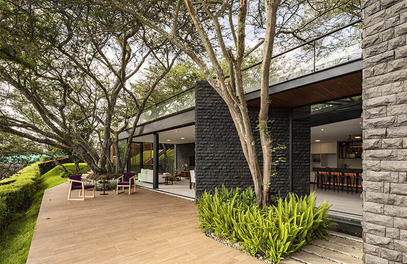 Hidden Stone House by a1 arquitectura avanzada