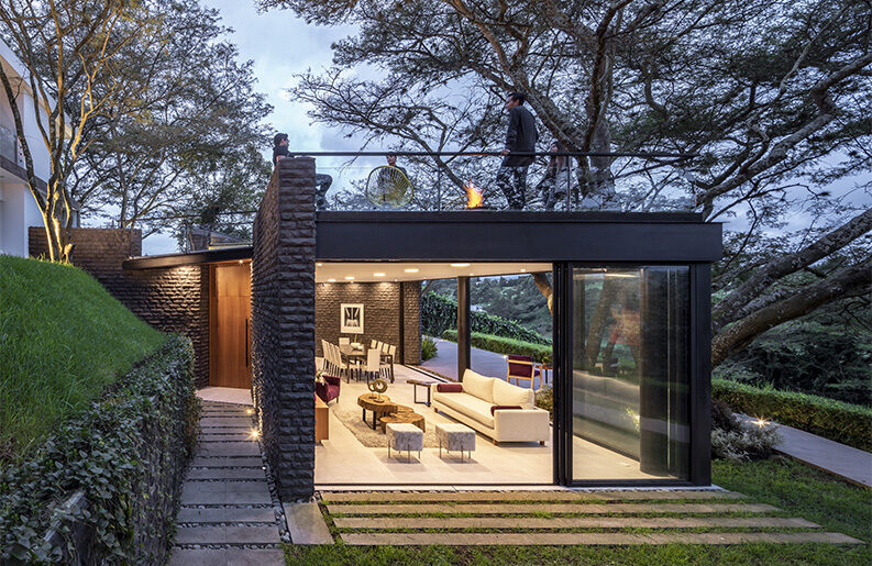 Hidden Stone House by a1 arquitectura avanzada