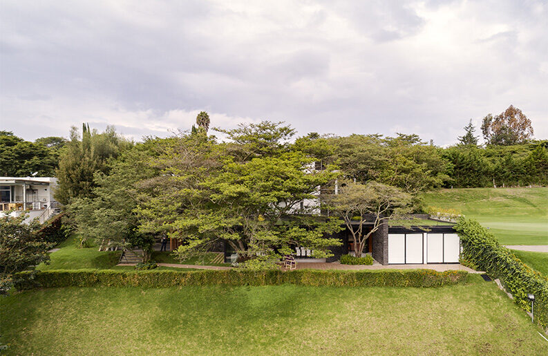 Hidden Stone House by a1 arquitectura avanzada