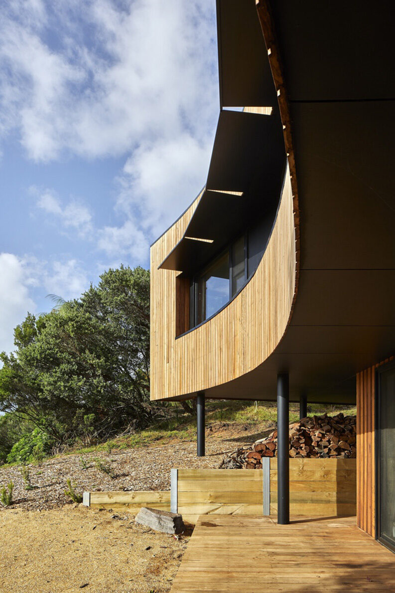 Hide House by MRTN Architects