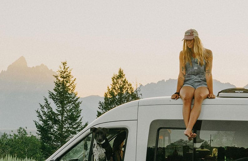 Al volante. La vida en camioneta de la influencer Abigail Martin.