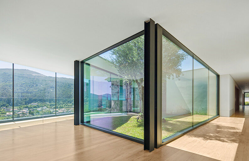 Hotel Casa Cerdeiras by Tiago do Vale Arquitectos