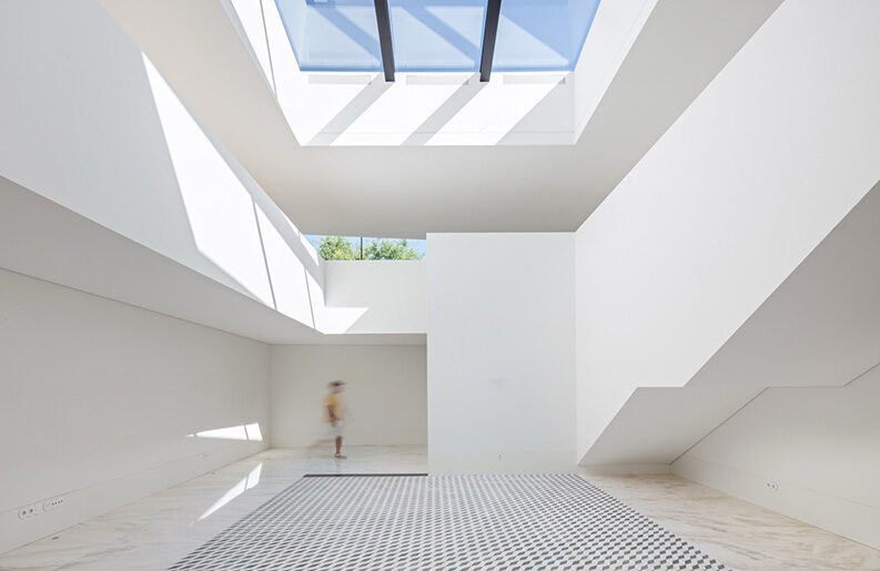 Hotel Casa Cerdeiras by Tiago do Vale Arquitectos