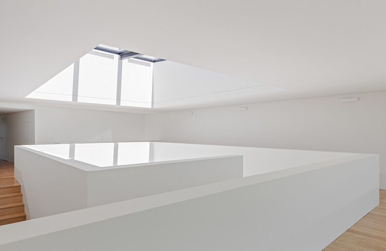 Hotel Casa Cerdeiras by Tiago do Vale Arquitectos