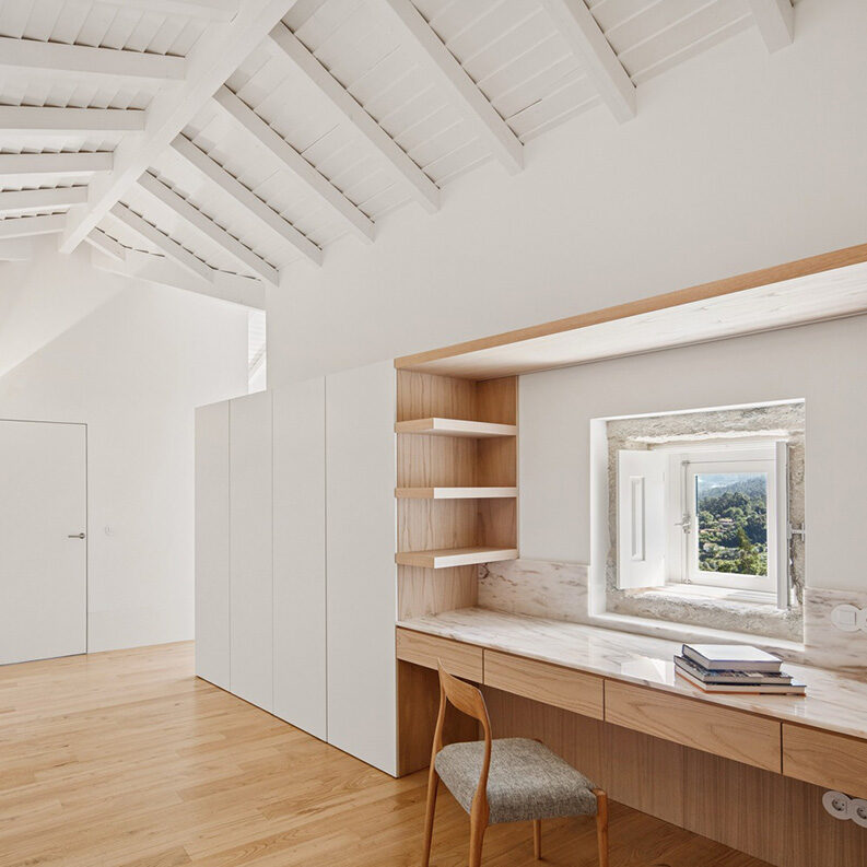 Hotel Casa Cerdeiras by Tiago do Vale Arquitectos