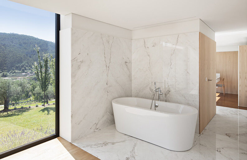 Hotel Casa Cerdeiras by Tiago do Vale Arquitectos
