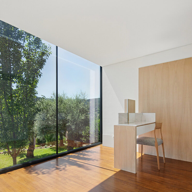 Hotel Casa Cerdeiras by Tiago do Vale Arquitectos