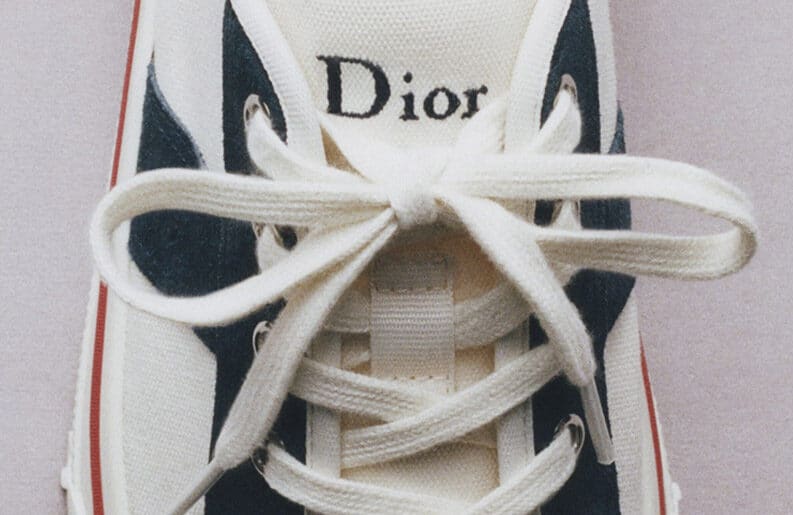 Jonathan Anderson reimagina el basketball trainer para Dior