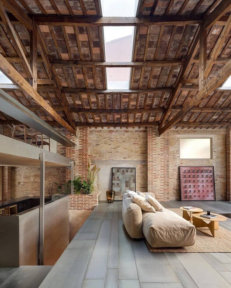 La Fàbrica. Un antiguo pajar convertido en vivienda y taller de arquitectura
