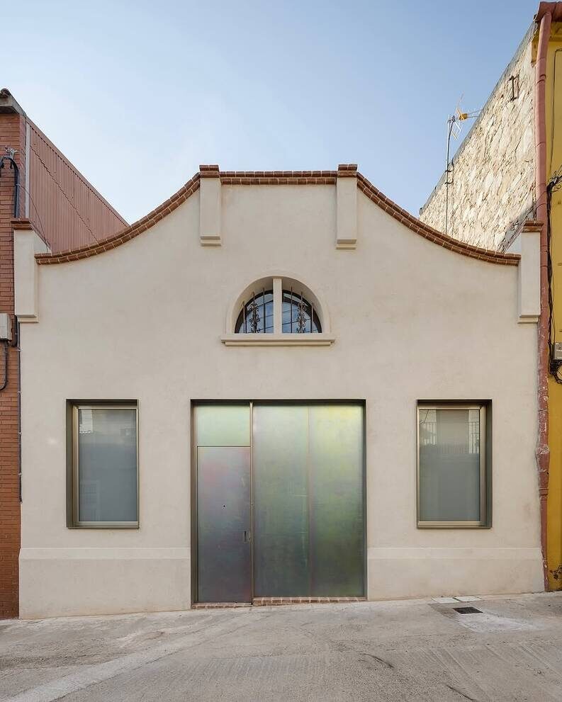 La Fàbrica. Un antiguo pajar convertido en vivienda y taller de arquitectura