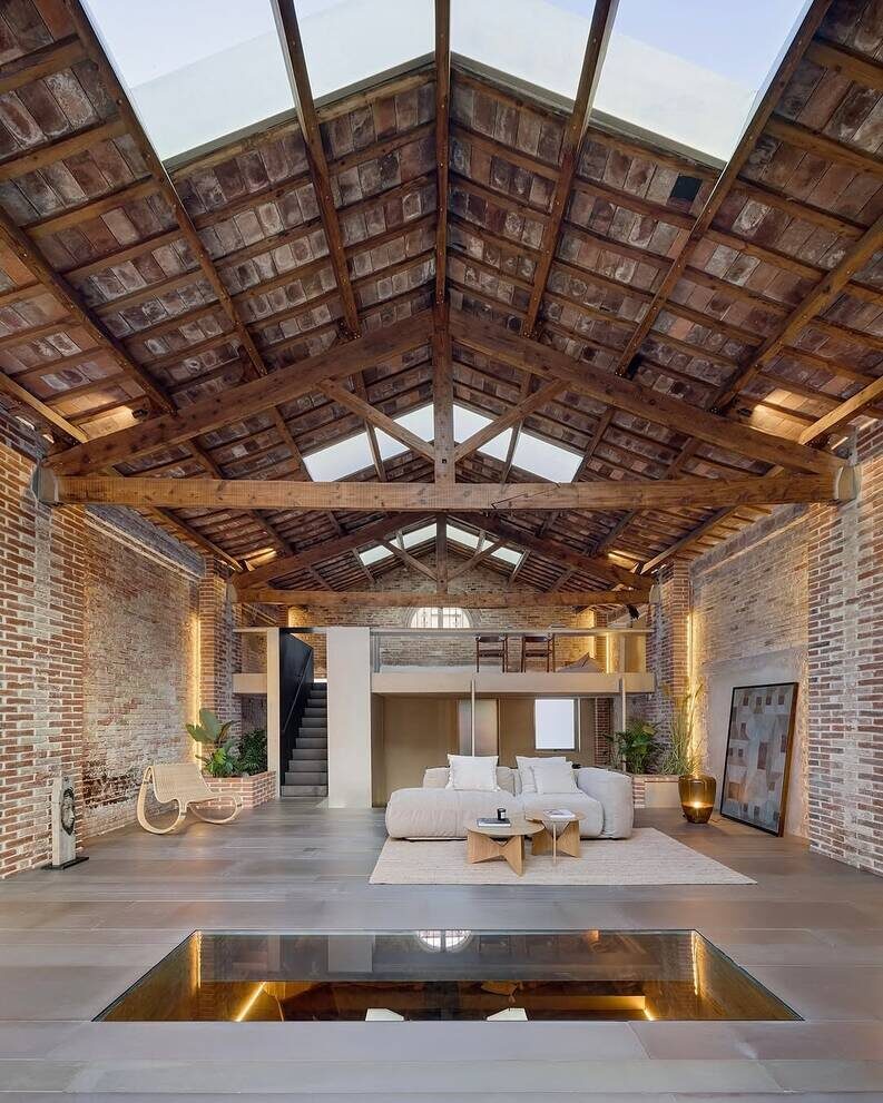 La Fàbrica. Un antiguo pajar convertido en vivienda y taller de arquitectura