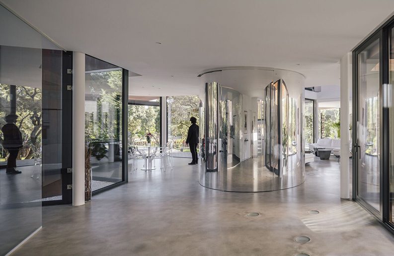 La casa que se bifurca by Voluar Arquitectura