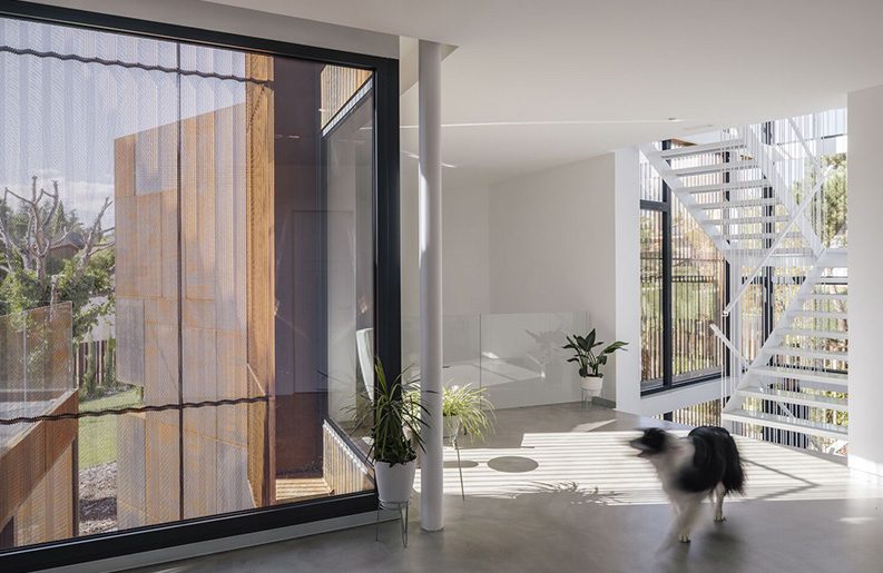 La casa que se bifurca by Voluar Arquitectura
