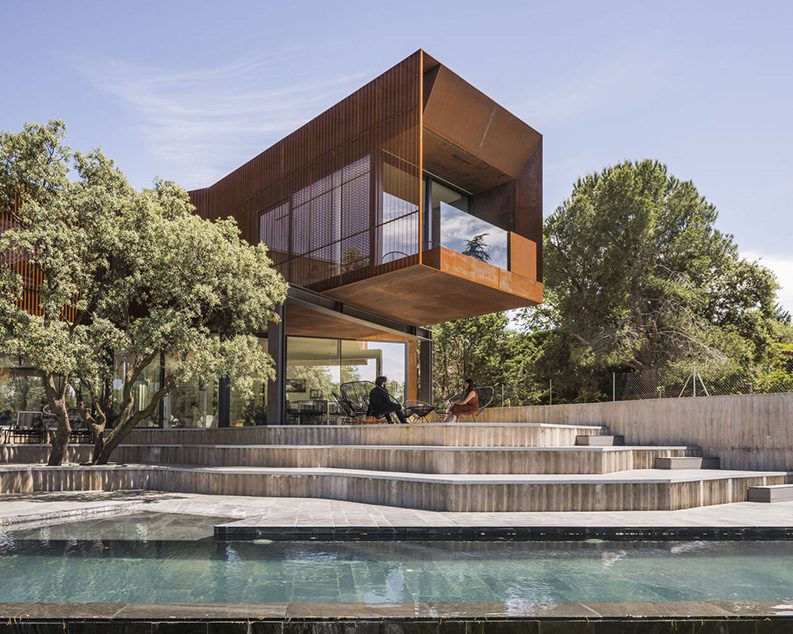 La casa que se bifurca by Voluar Arquitectura