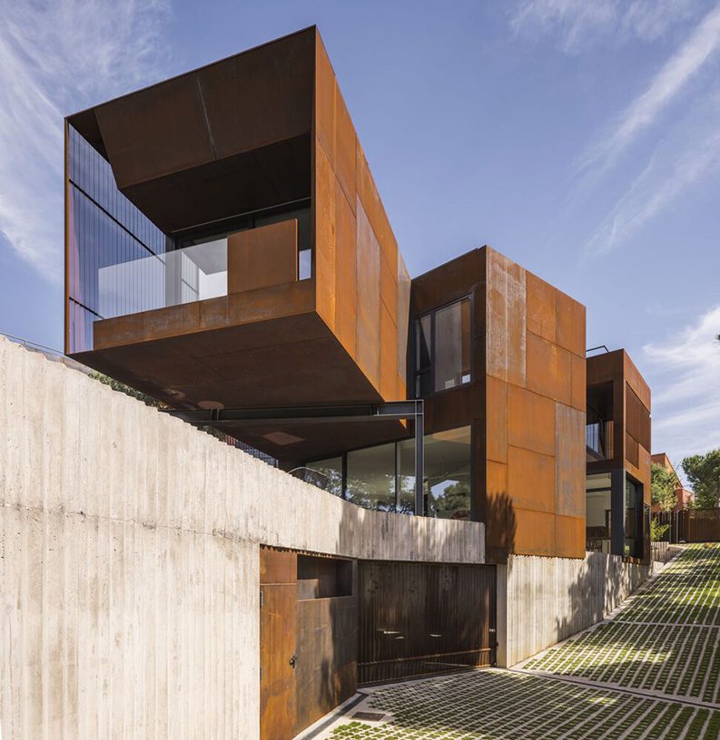 La casa que se bifurca by Voluar Arquitectura