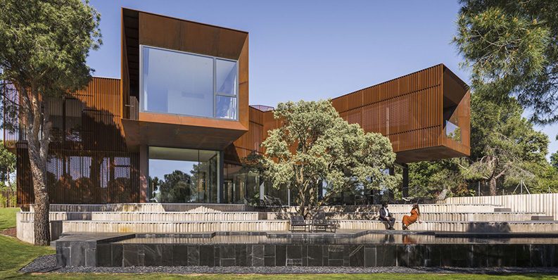 La casa que se bifurca by Voluar Arquitectura