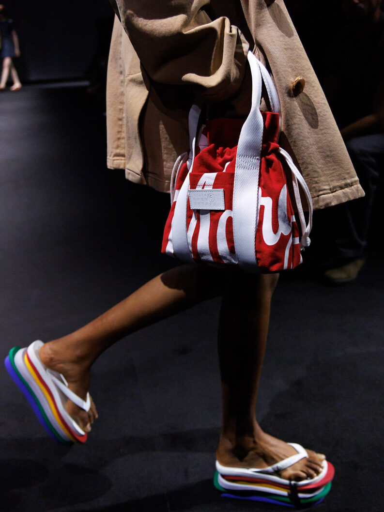 MM6 Maison Margiela x Havaianas. Las ojotas de seis dedos que llegaron a la pasarela