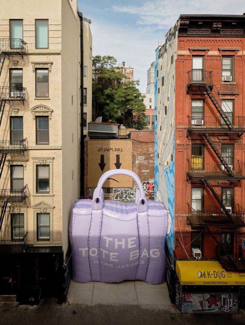 Marc Jacobs y su bolso inflable gigante