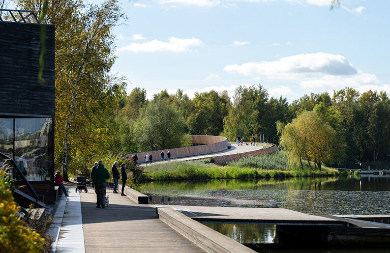 Marina en Tychy by RS+ Robert Skitek