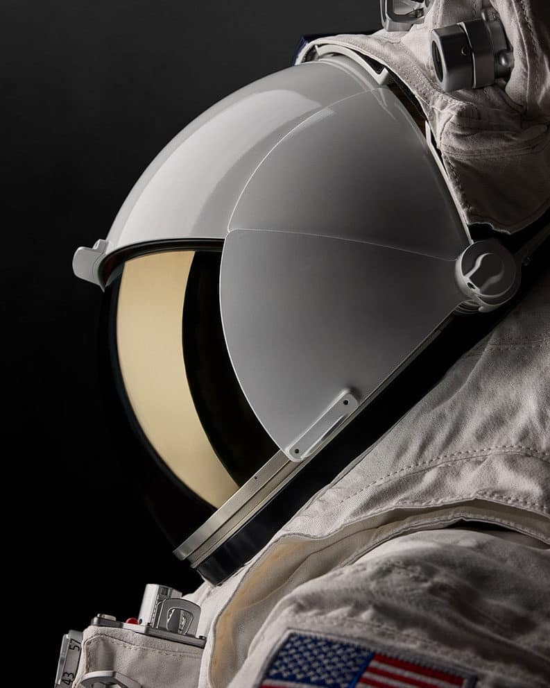 Oakley y Prada vestirán a los astronautas