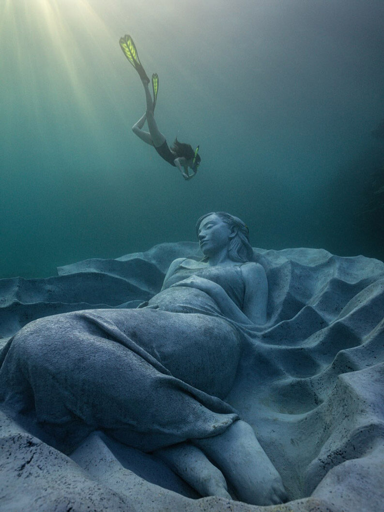 Ocean Gaia. La primera escultura submarina de Japón une arte y vida marina