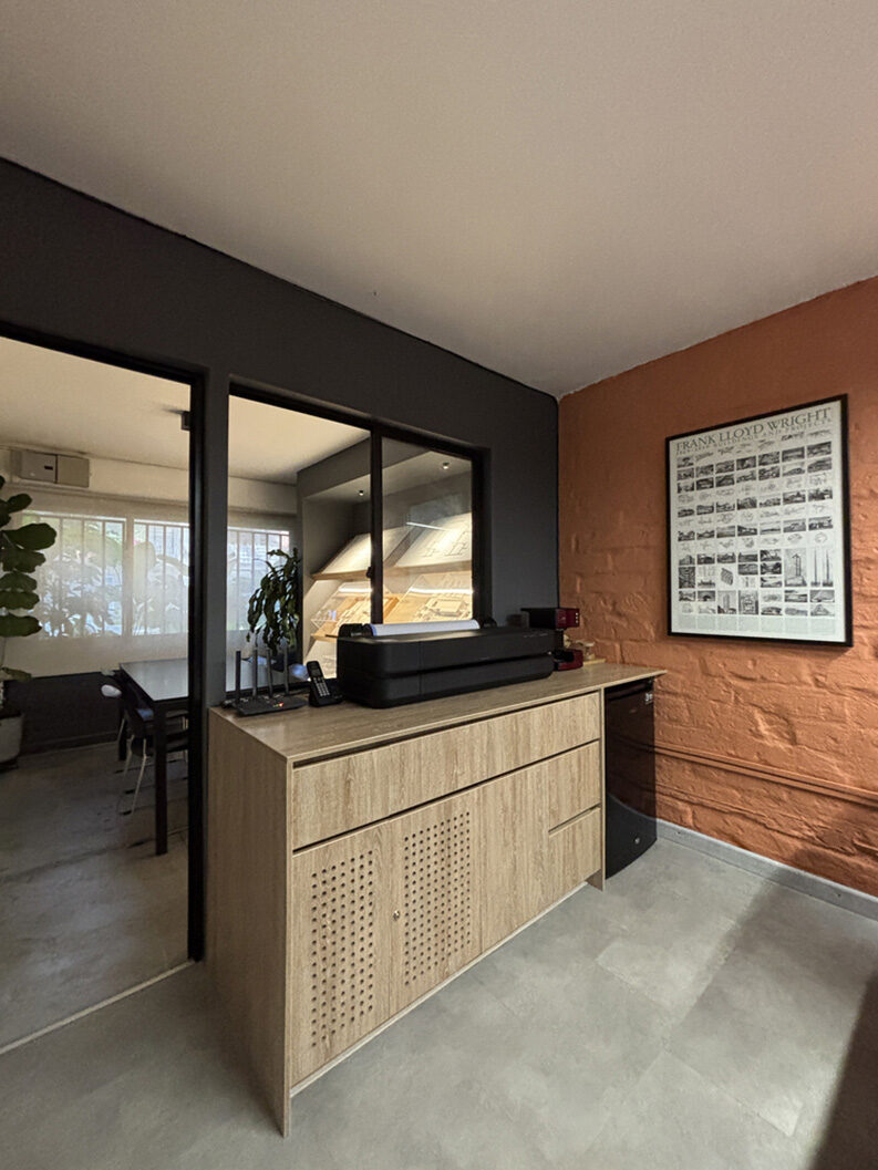 Oficina 101 Casa Andina by Caliza Arquitectura