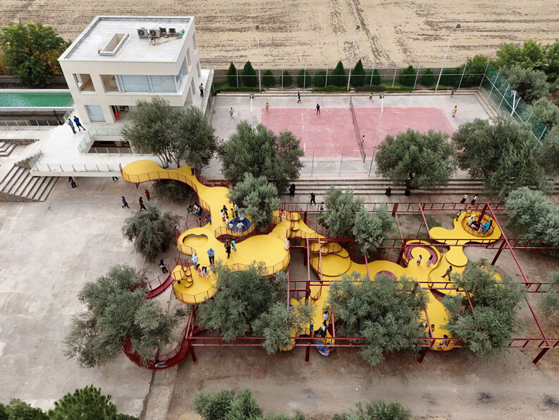 Patio Modular Entre Olivos by ZAV Architects