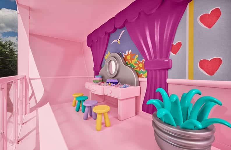 Nostalgia en grande. Airbnb presenta la casa de Polly Pocket a escala real