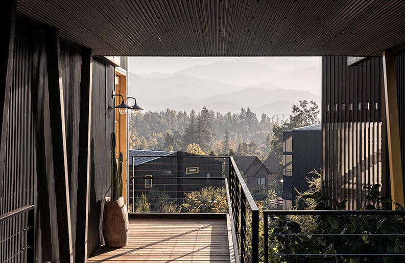 Pueblo la Dehesa by Court Estudio, Lira y Tuckermann Arquitectos