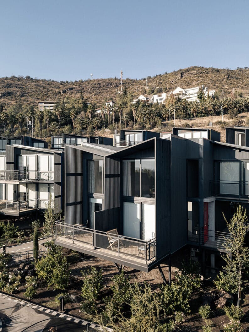 Pueblo la Dehesa by Court Estudio, Lira y Tuckermann Arquitectos