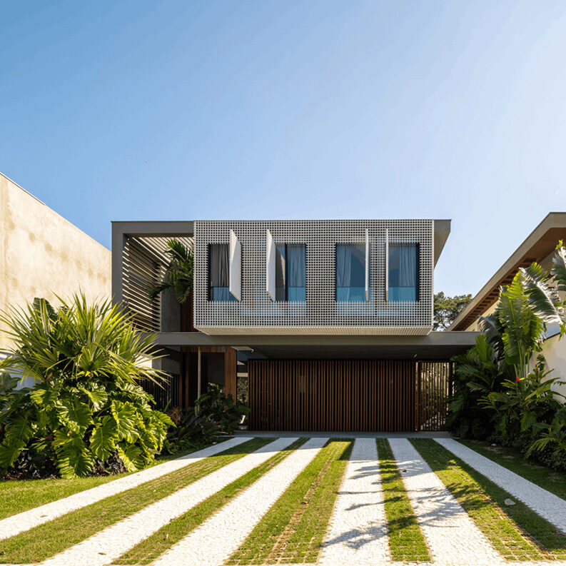Residencia C21 by Raiz Arquitetura