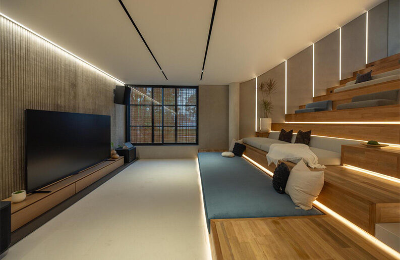 Residencia Split Mass by K-Thengono Design Studio