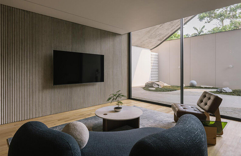 Residencia Split Mass by K-Thengono Design Studio