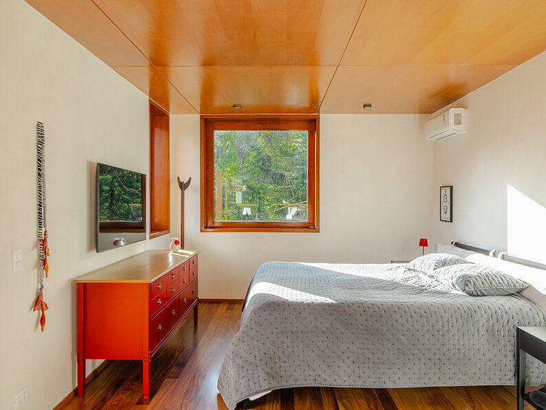 Residencia en Campos do Jordão by Gil Mello Arquitetura