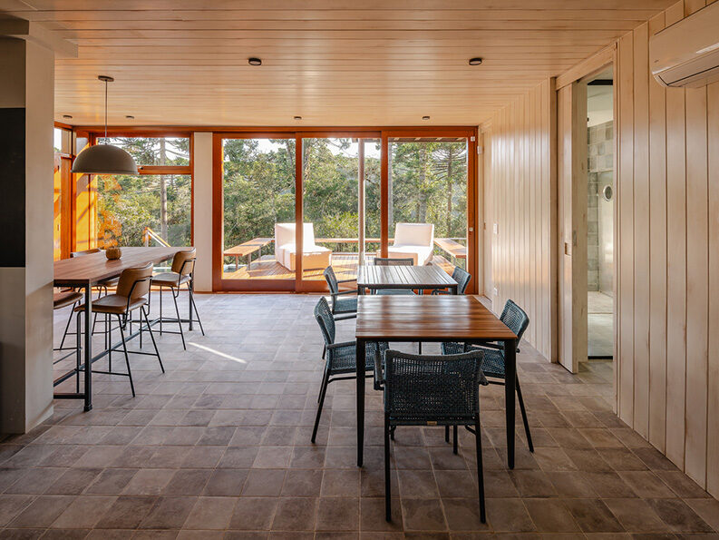 Residencia en Campos do Jordão by Gil Mello Arquitetura