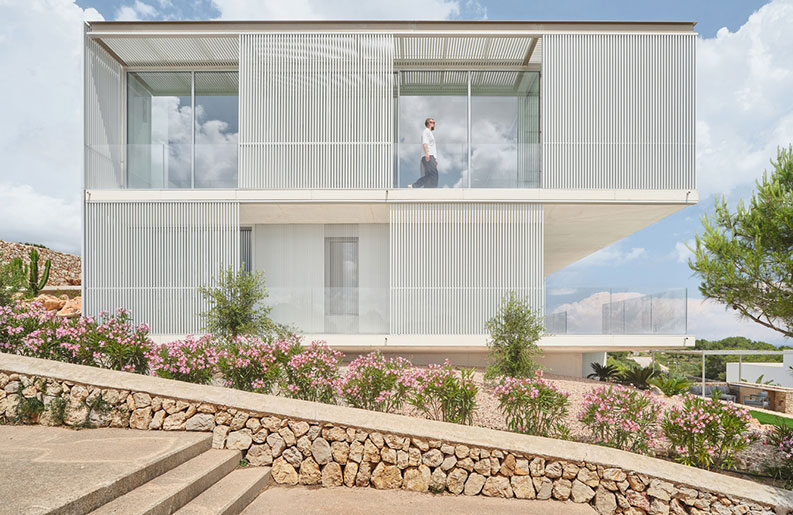 Steel House by NOMO STUDIO
