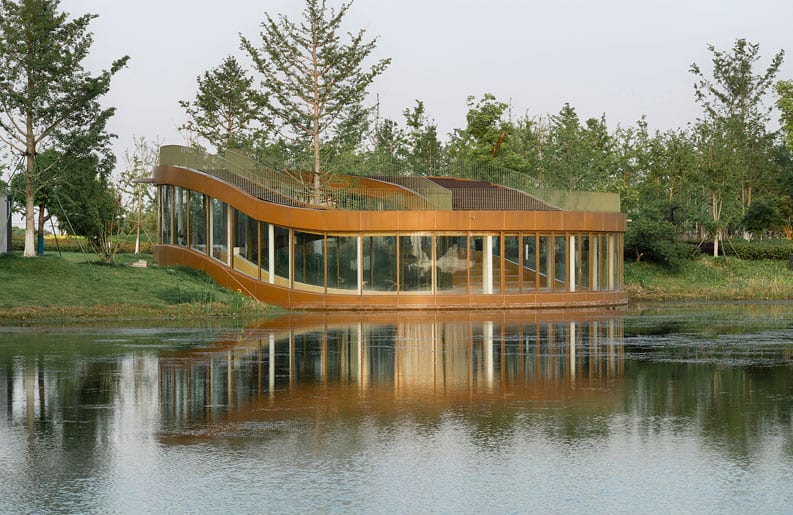 Teatro junto al lago
