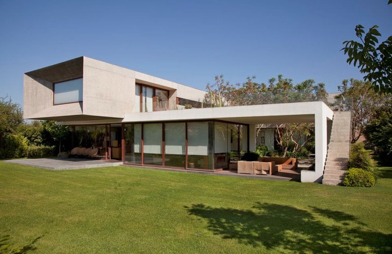 Urzua Cofre House