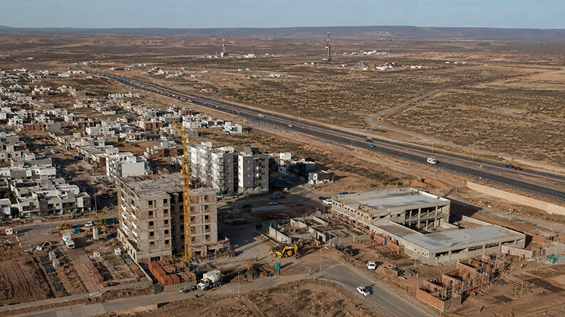 El desafío que Vaca Muerta plantea a Neuquén. Construir ciudades a la velocidad de su crecimiento
