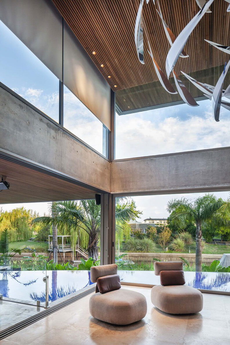 Water House by remyarchitects
