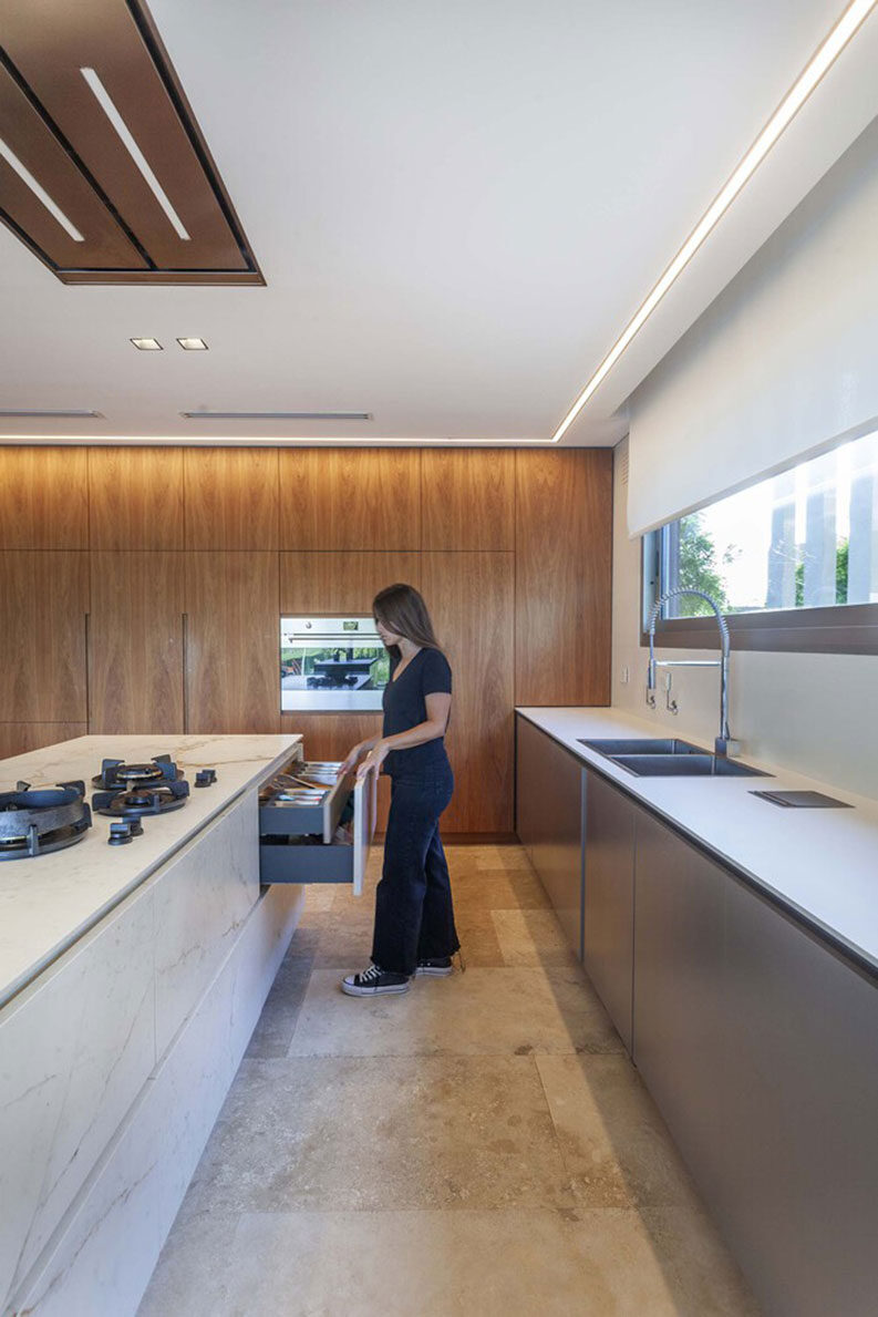 Water House by remyarchitects