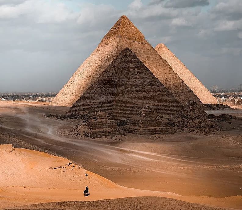 Río Nilo. El camino para descubrir Egipto. Pirámides Giza